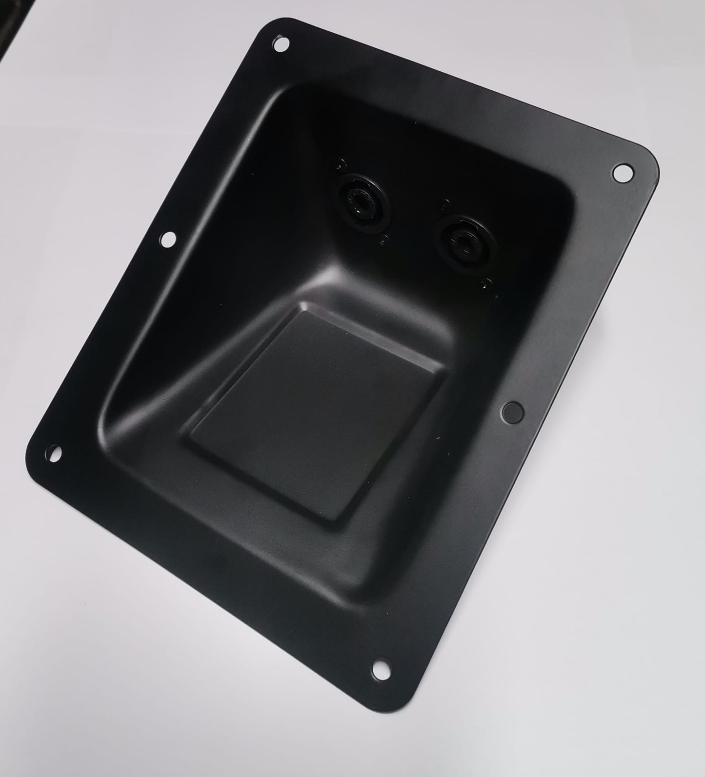 Einbauschale mit Neutrik 4 Pol und pcb Platine